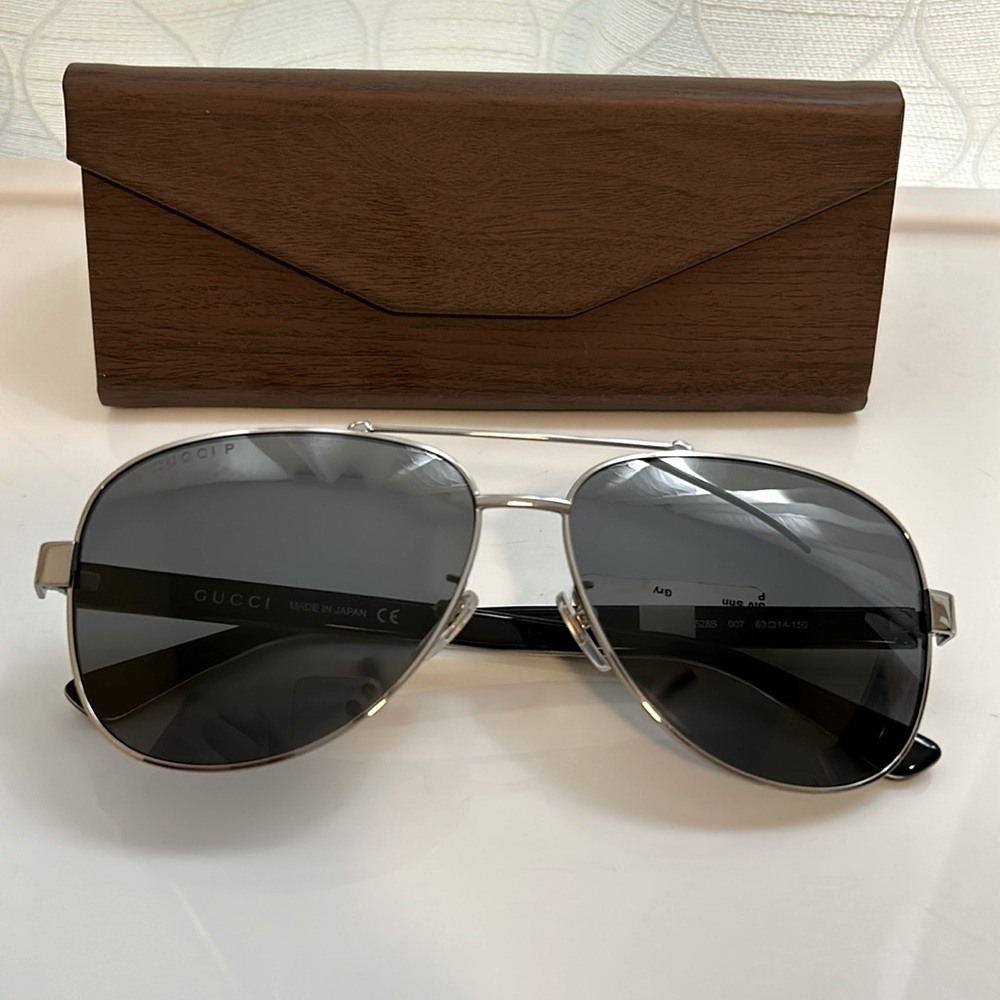 New GUCCI SUNGLASSES GC001244 4240L1 63/14 Slv Shn Gry polarized. Generic Case